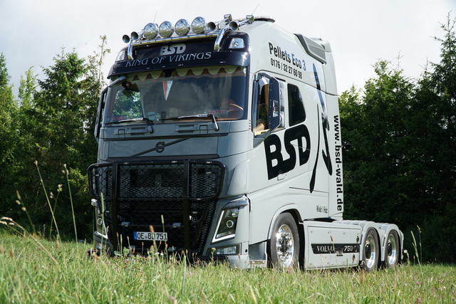 DSC06038 TRUCK MEETS AIRFIELD 2022 in ErndtebrÃ¼ck Schameder "Save the Date!" powered by www.truck-pics.eu & www.lkw-fahrer-gesucht.com