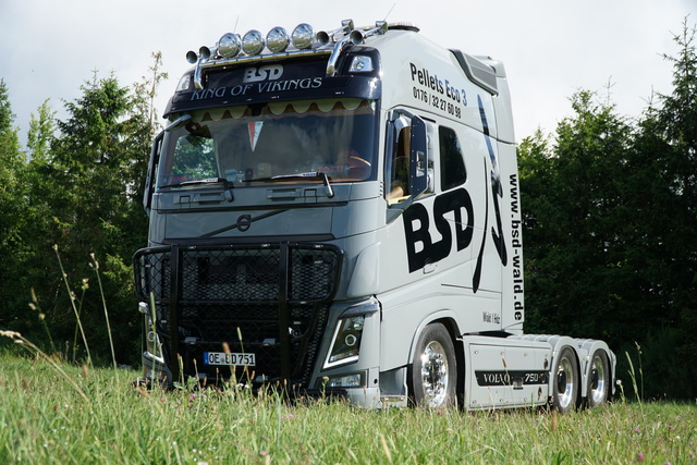 DSC06040 TRUCK MEETS AIRFIELD 2022 in ErndtebrÃ¼ck Schameder "Save the Date!" powered by www.truck-pics.eu & www.lkw-fahrer-gesucht.com