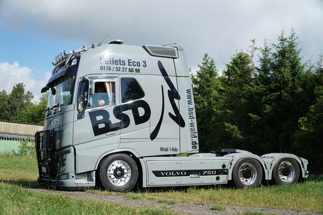 DSC06047 TRUCK MEETS AIRFIELD 2022 in ErndtebrÃ¼ck Schameder "Save the Date!" powered by www.truck-pics.eu & www.lkw-fahrer-gesucht.com