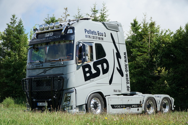 DSC06058 TRUCK MEETS AIRFIELD 2022 in ErndtebrÃ¼ck Schameder "Save the Date!" powered by www.truck-pics.eu & www.lkw-fahrer-gesucht.com