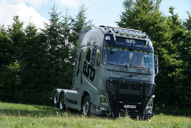 DSC06065 TRUCK MEETS AIRFIELD 2022 in ErndtebrÃ¼ck Schameder "Save the Date!" powered by www.truck-pics.eu & www.lkw-fahrer-gesucht.com