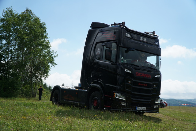 DSC06130 TRUCK MEETS AIRFIELD 2022 in ErndtebrÃ¼ck Schameder "Save the Date!" powered by www.truck-pics.eu & www.lkw-fahrer-gesucht.com