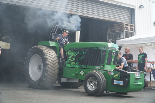 DSC06165 TRUCK MEETS AIRFIELD 2022 in ErndtebrÃ¼ck Schameder "Save the Date!" powered by www.truck-pics.eu & www.lkw-fahrer-gesucht.com