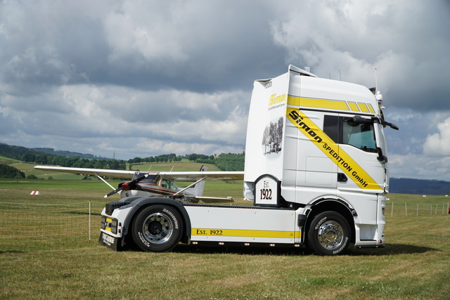 DSC06406 TRUCK MEETS AIRFIELD 2022 in ErndtebrÃ¼ck Schameder "Save the Date!" powered by www.truck-pics.eu & www.lkw-fahrer-gesucht.com