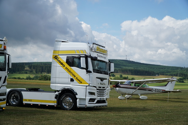 DSC06418 TRUCK MEETS AIRFIELD 2022 in ErndtebrÃ¼ck Schameder "Save the Date!" powered by www.truck-pics.eu & www.lkw-fahrer-gesucht.com