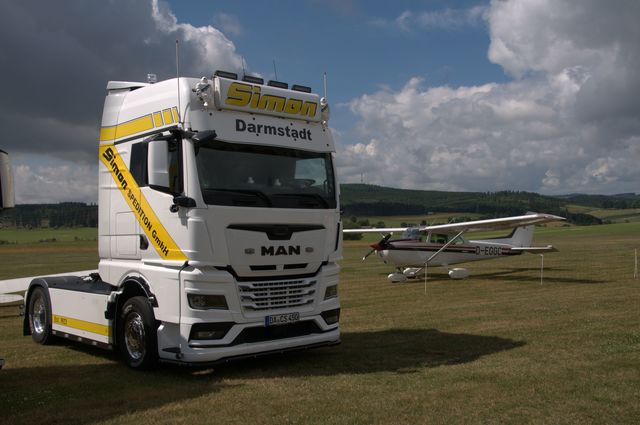  DSC5821 TRUCK MEETS AIRFIELD 2022 in ErndtebrÃ¼ck Schameder "Save the Date!" powered by www.truck-pics.eu & www.lkw-fahrer-gesucht.com