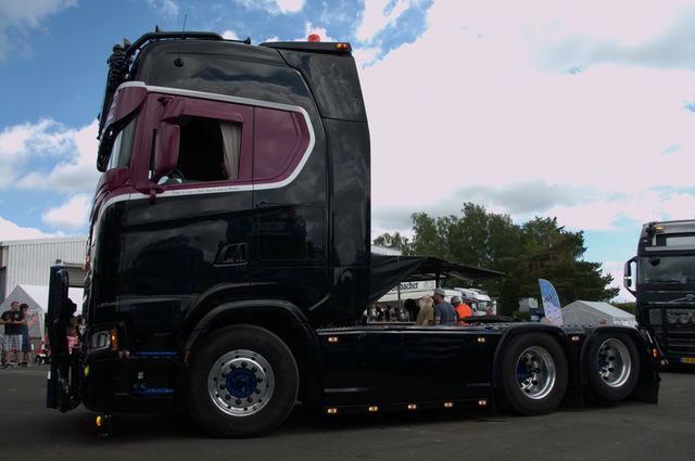  DSC5873 TRUCK MEETS AIRFIELD 2022 in ErndtebrÃ¼ck Schameder "Save the Date!" powered by www.truck-pics.eu & www.lkw-fahrer-gesucht.com