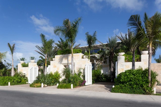 2-Entrance-Street MG 4272 Villa Sha â€“ Luxury Villa Rental Cancun
