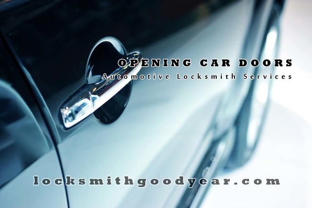 Goodyear-locksmith-opening-car-doors Pro Locksmith Goodyear