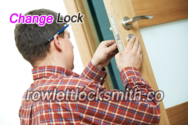 Rowlett-change-lock Rowlett Locksmith Co.
