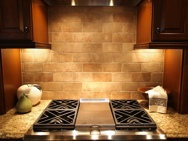 natural-stone-backsplash Natural stone backsplash