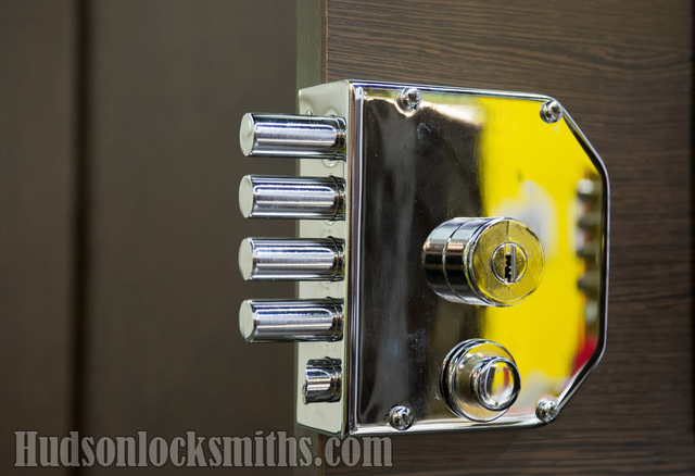 Deadbolt-Hudson-Locksmiths Hudson Locksmiths