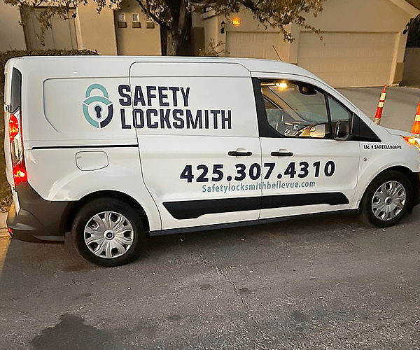 safety-locksmith-vehicle-bellevue Safety Locksmith