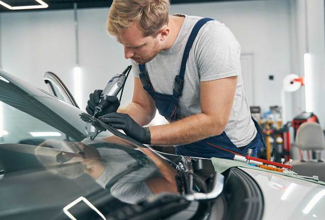 Glass crack repair (2) Guardian Windshield Repair