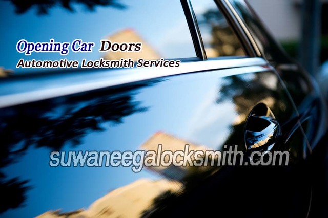 Suwanee-locksmith-opening-car-doors Suwanee GA Locksmith