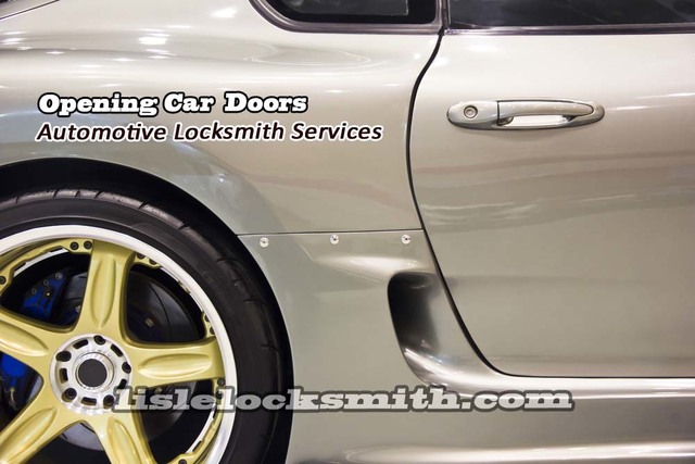 Lisle-locksmith-opening-car-doors Lisle Pro Locksmith