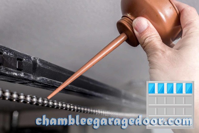 Chamblee-garage-door-gear-and-rail-lubrication Chamblee Garage Door, LLC