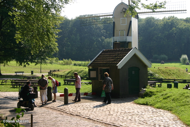 RenÃ© Vriezen 2007-08-24 #0159 Gezamenlijk WijkPlatForm Presikhaaf 24-08-2007