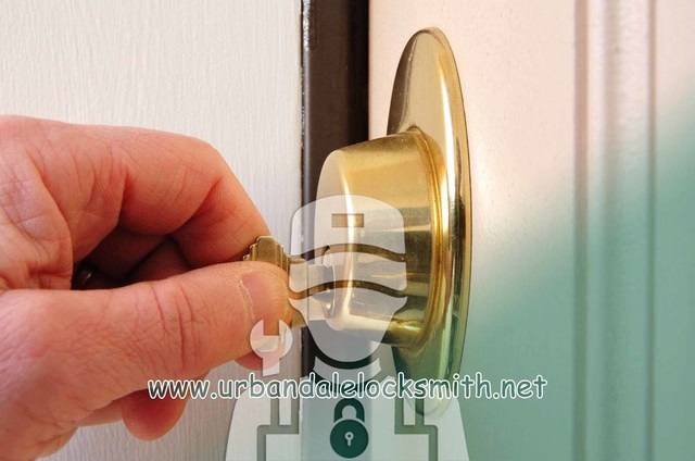 deadbolt-installation-Urbandale-locksmith Urbandale Trusted Locksmith