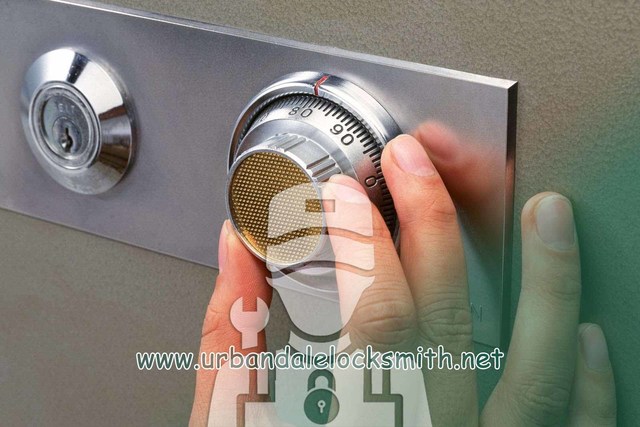 safe-unlocking-Urbandale-locksmith Urbandale Trusted Locksmith