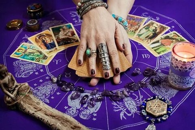 i (10) Tarot Card Reading Sarnia