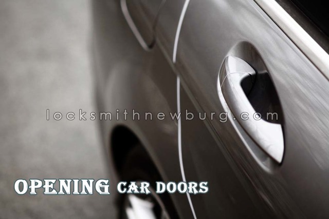 Newburg-locksmith-opening-car-doors Locksmith Pros Newburg