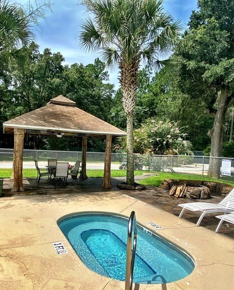 photo227250 700 Affordable rv park with pool Pensacola