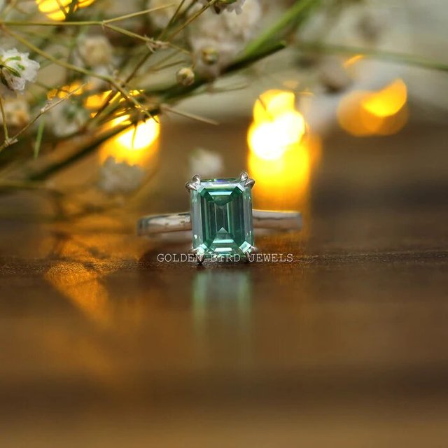 Green Emerald Moissanite Solitaire Engagement Ring Picture Box