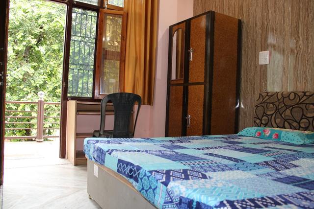 gallery-private-room-sriyogaashram 500 Hour Yoga Teacher Training: Sri Yoga Ashram Rishikesh