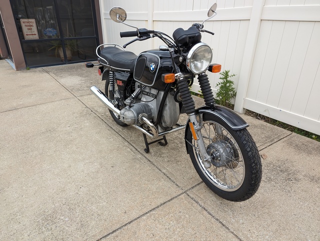 4970212 (13) 4970212 1976 BMW R90/6, BLACK. 10K SERVICE, NEW BATTERY, TIRES & EXHAUST, REBUILD FORKS, CARBS.