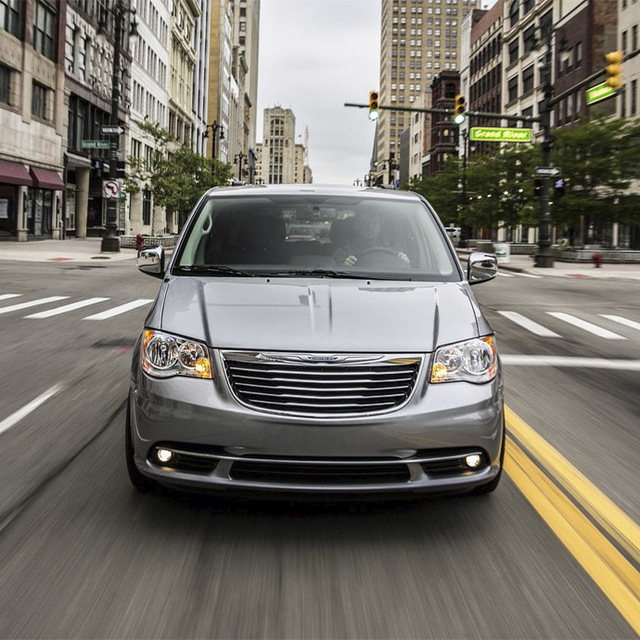 Chrysler-Town-Country LUXUS BP LLC