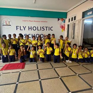 329792264 487999549986346 2558865133063267017 n Flyholisticschools