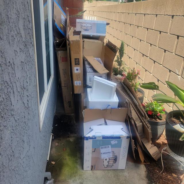 Junk removal in menifee, Junk removal canyon lake, Menifee Mattress Removal