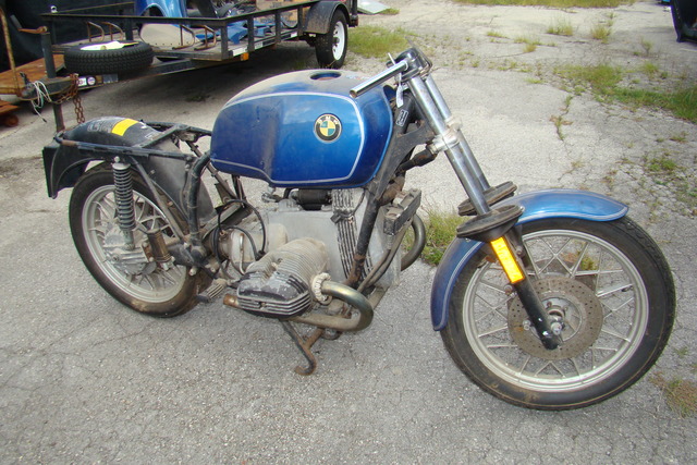 DSC03166 6226384 '83 R100RS, Body apart, not wreck.