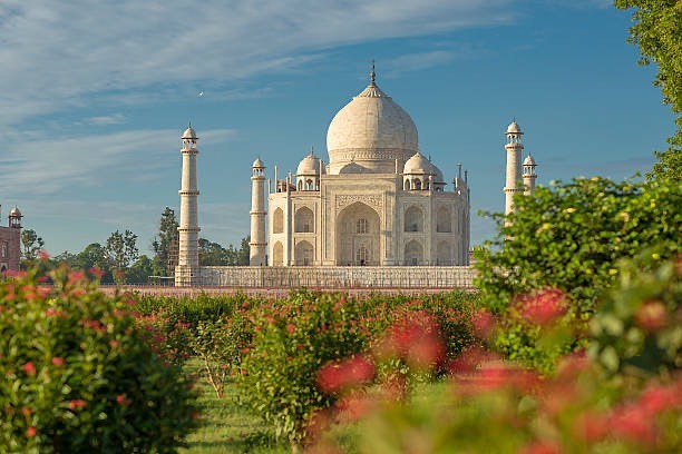 Taj Mahal - Symbol of Love Travel