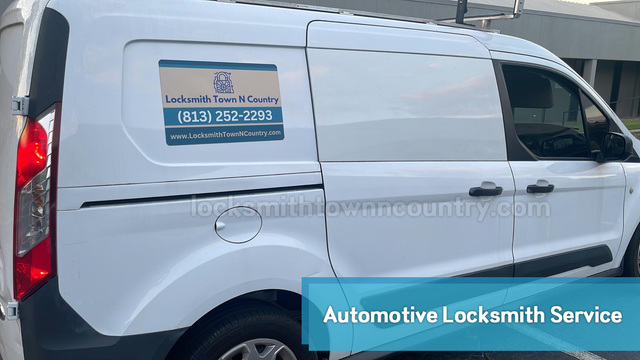 Locksmith-Town-N-County-automotive-locksmith-servi Locksmith Town n Country