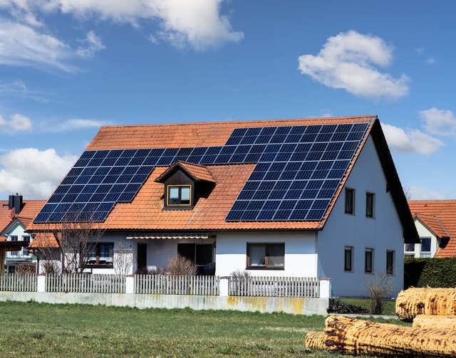 innovative-house-with-solar-collectors-building-m- DKZ-Solar GmbH