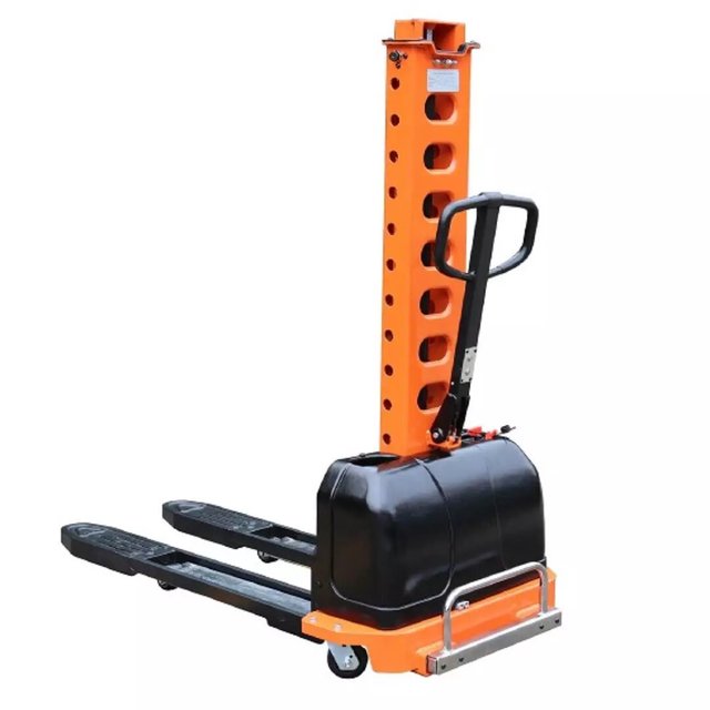 self-lifting-stacker MHE Bazar