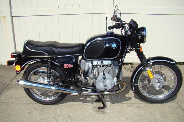 DSC03566 4963067 '75 R90/6, Black. Low Miles, 10 K Service