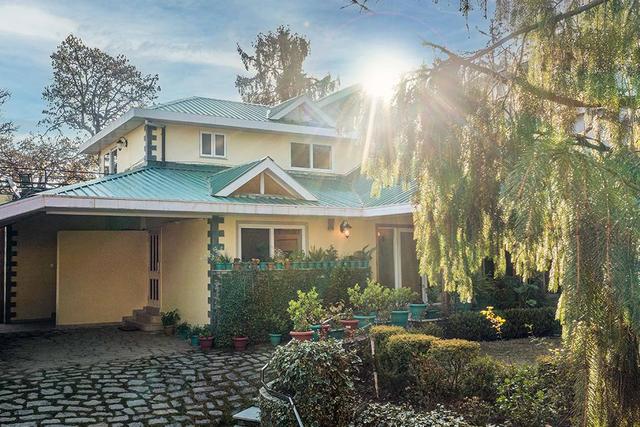 Elegant Villa in Shimla: Raman Villa's Sophisticat Raman Villa