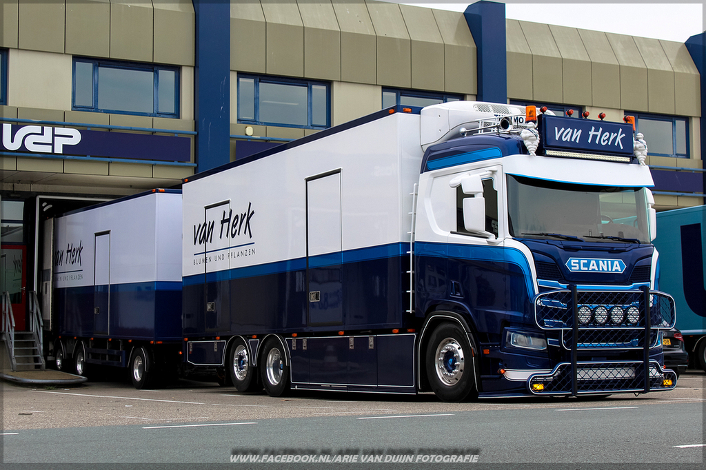 J (43)-BorderMaker - 