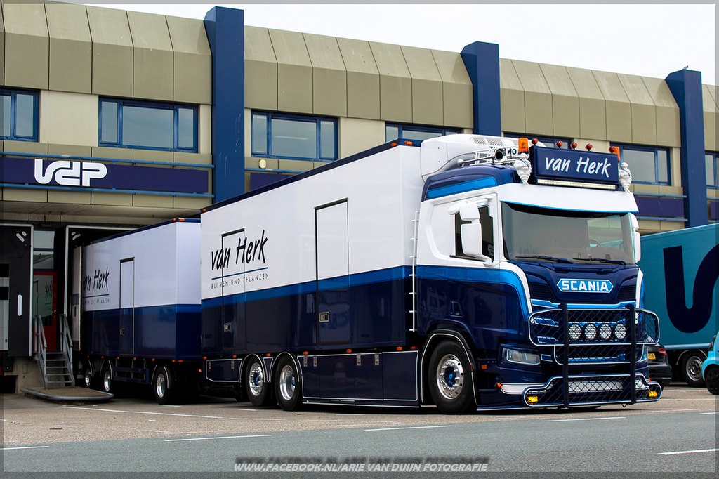 J (44)-BorderMaker - 