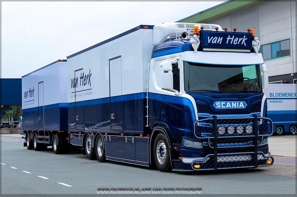 J (51)-BorderMaker - 