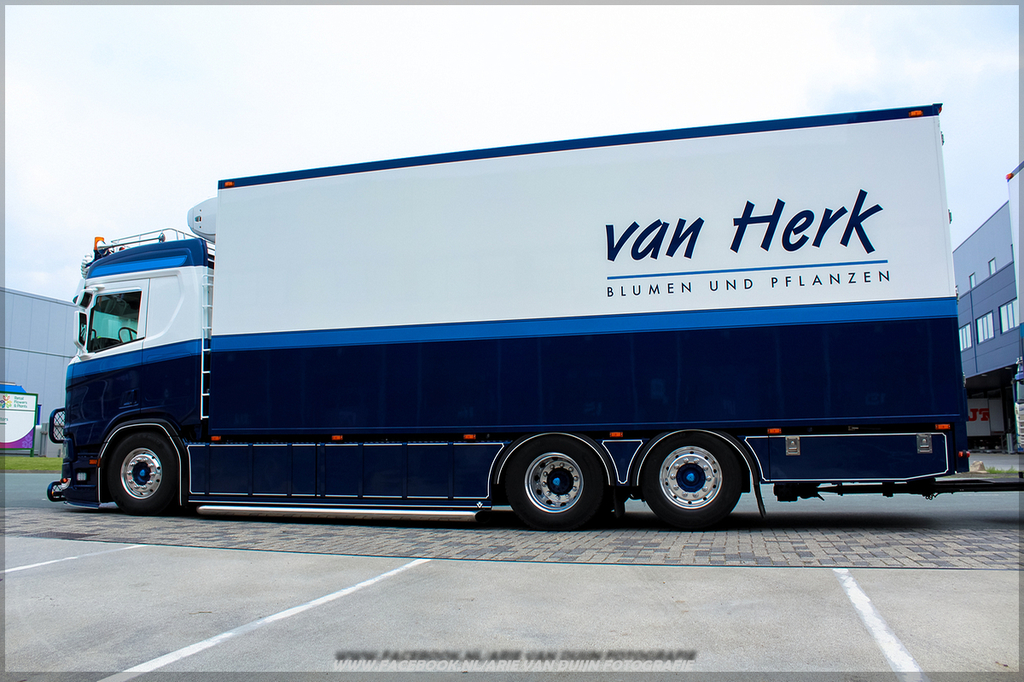 J (52)-BorderMaker - 