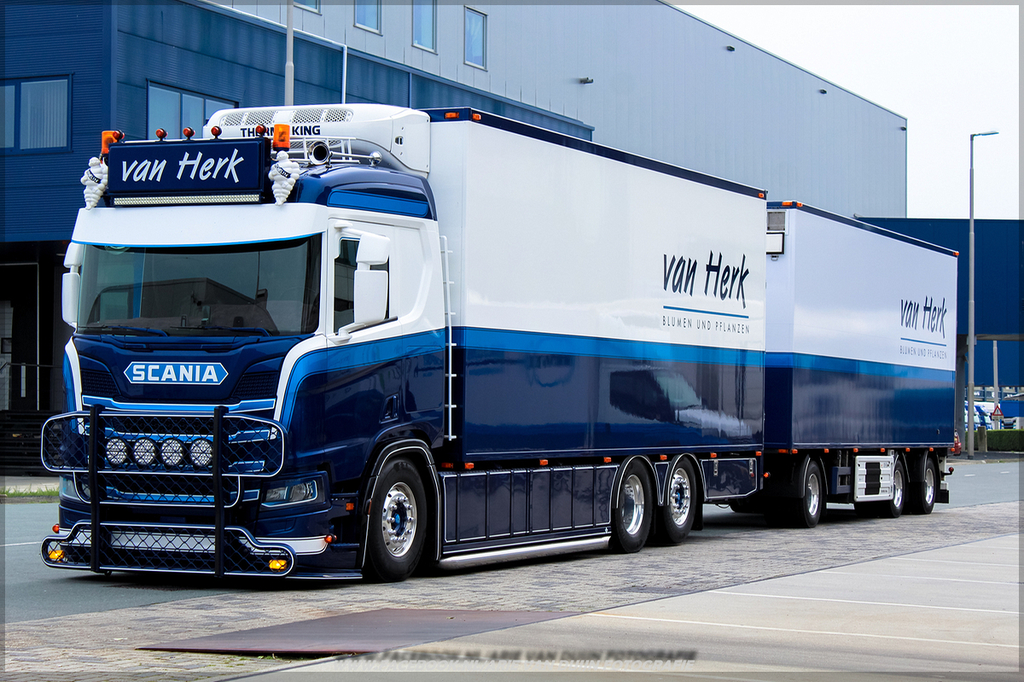 J (54)-3-BorderMaker - 