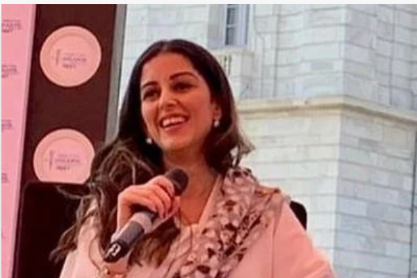 Empowered Women: Chronicles of 50 Trailblazers Picture Box