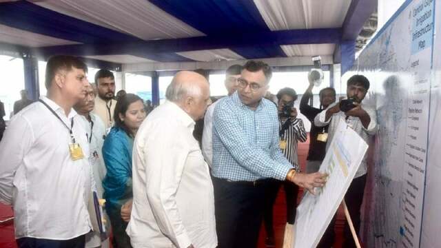 CM inspects important under-construction lift Picture Box