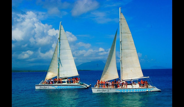 catamaran02-1200x700 c Picture Box