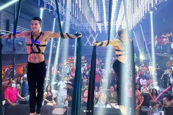 movie600.jpg Picture Box