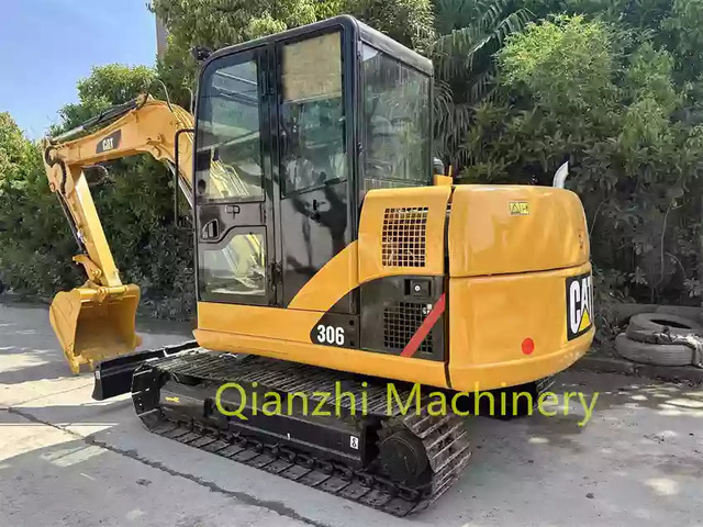 Caterpillar (2) Picture Box